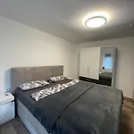 Hoti * Hanau
